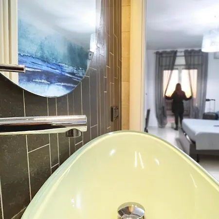 Skyline ホテル チビタベッキア