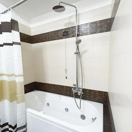 Skyline ホテル チビタベッキア